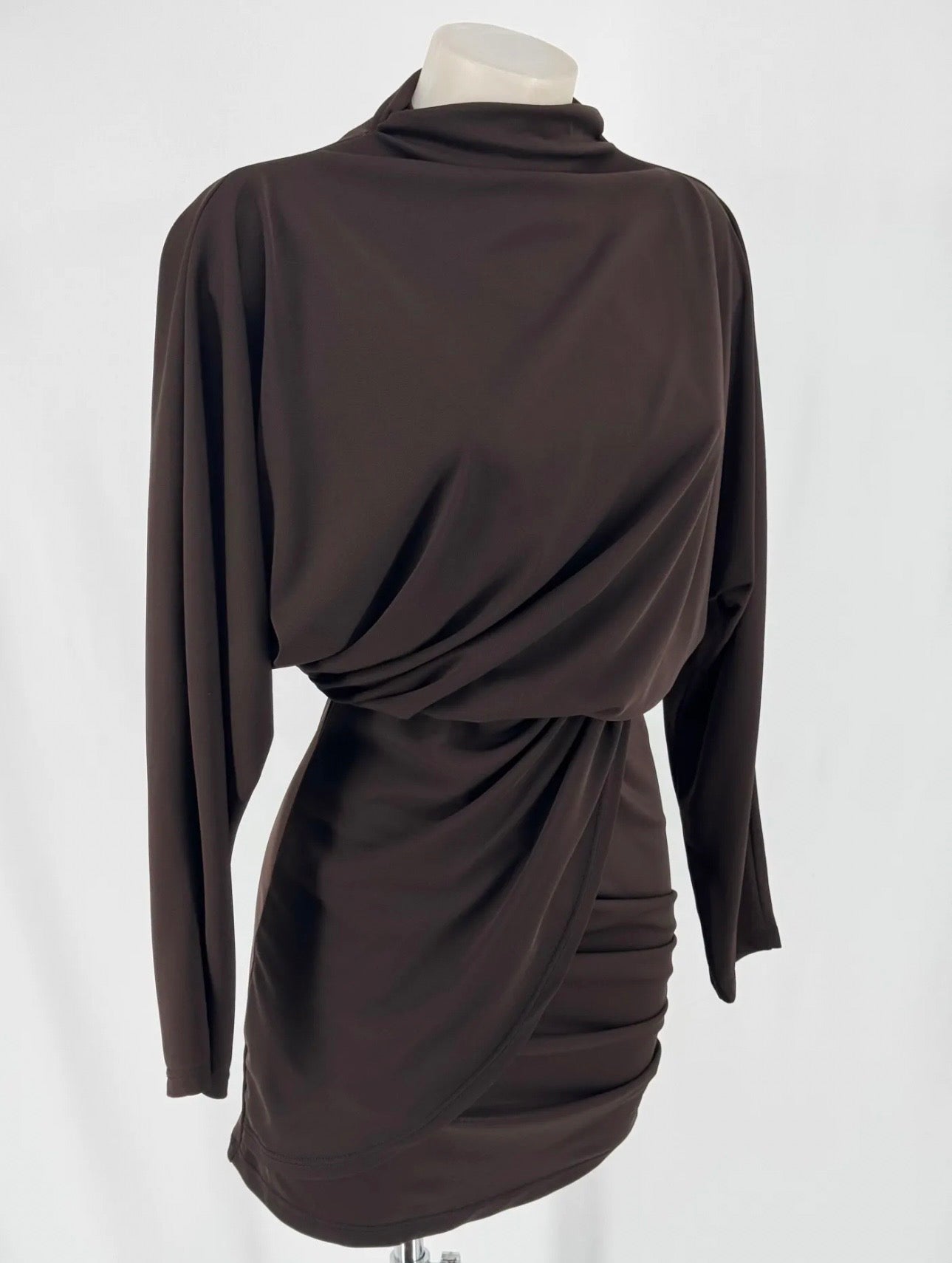 Vestido “Elegancia cruzada”