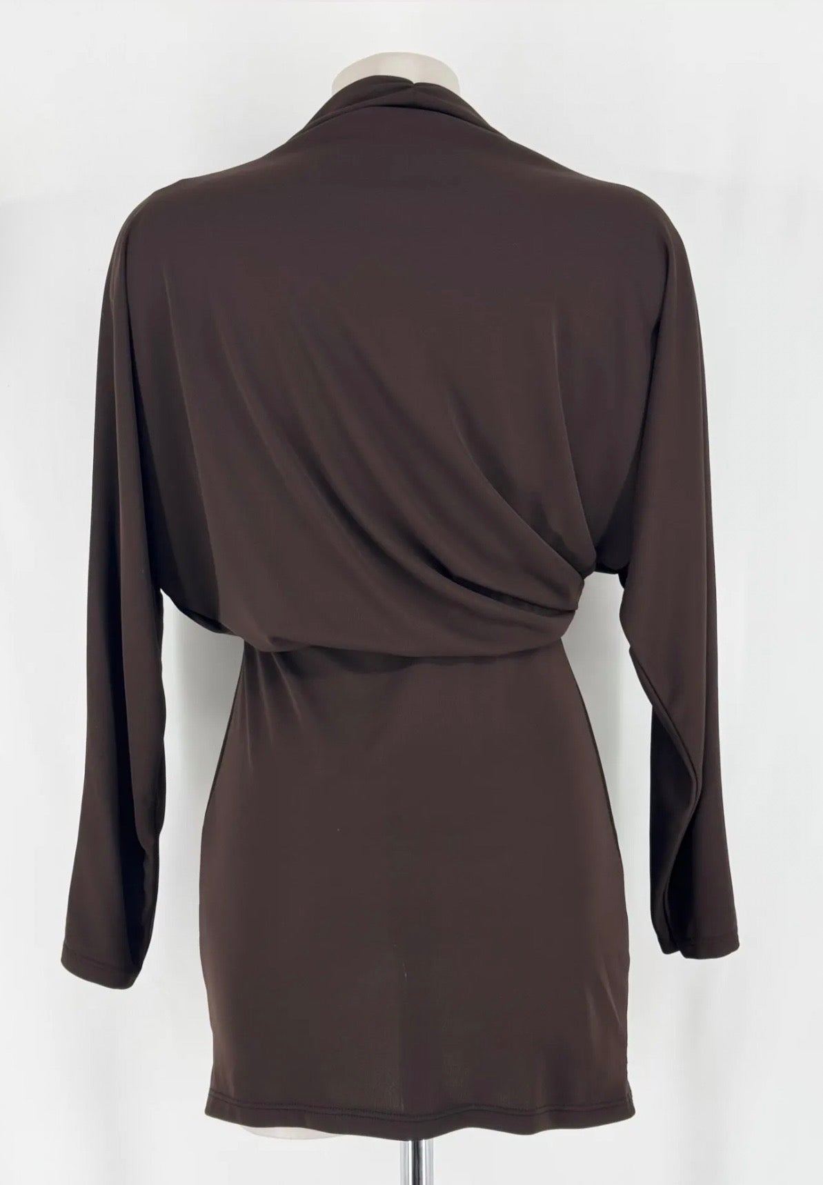 Vestido “Elegancia cruzada”