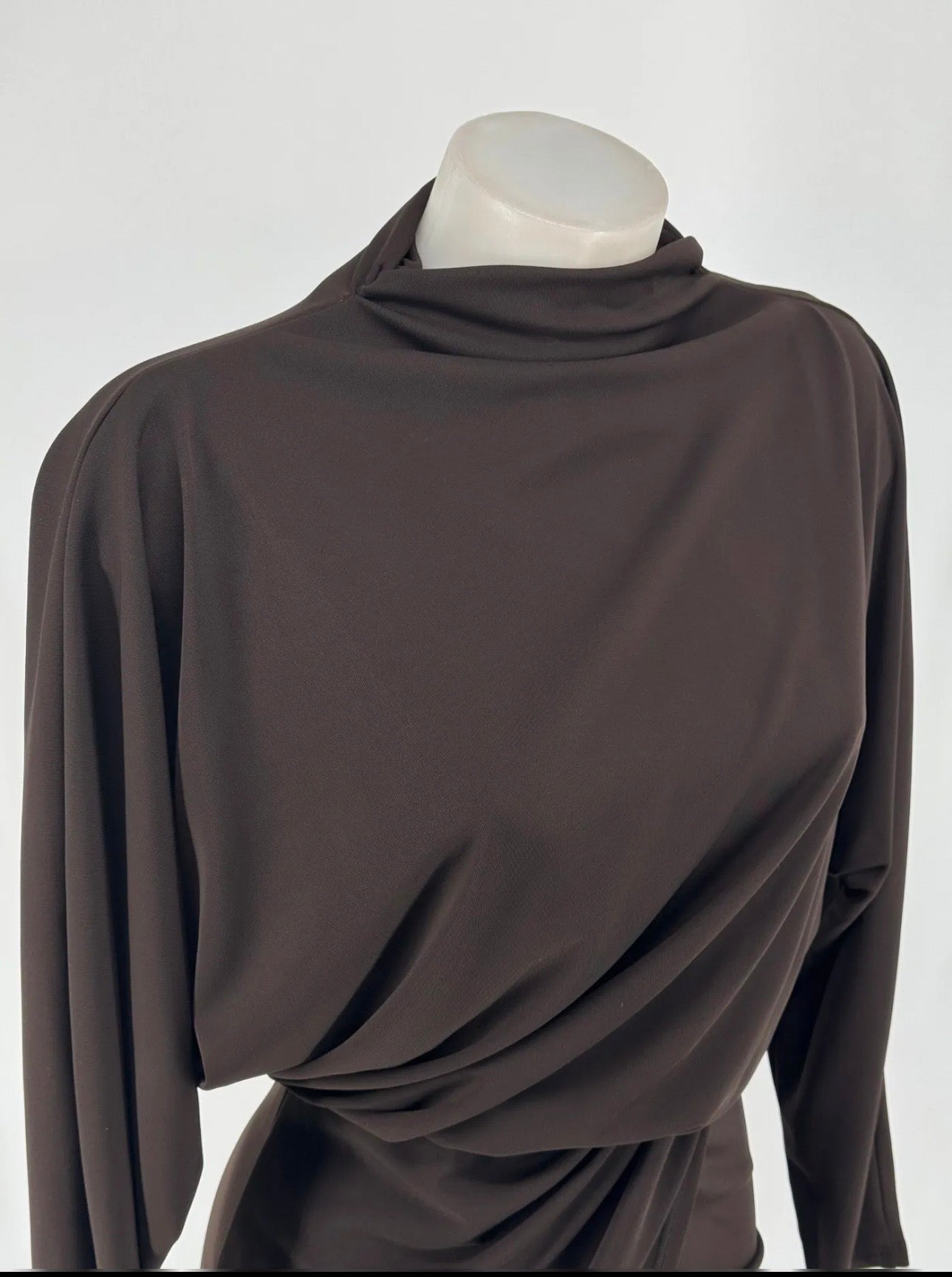 Vestido “Elegancia cruzada”