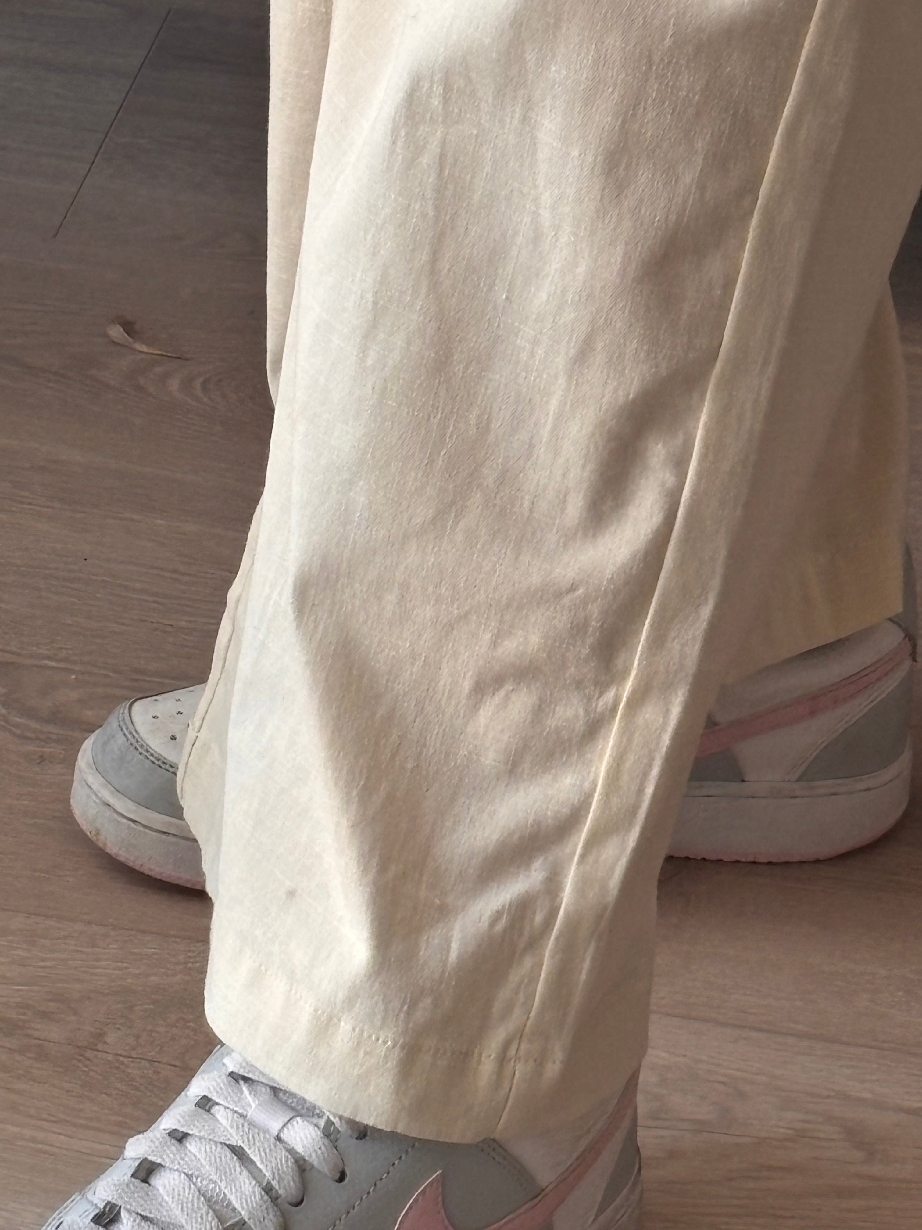 Pantalón Recto de Algodón Premium – Tono Crema