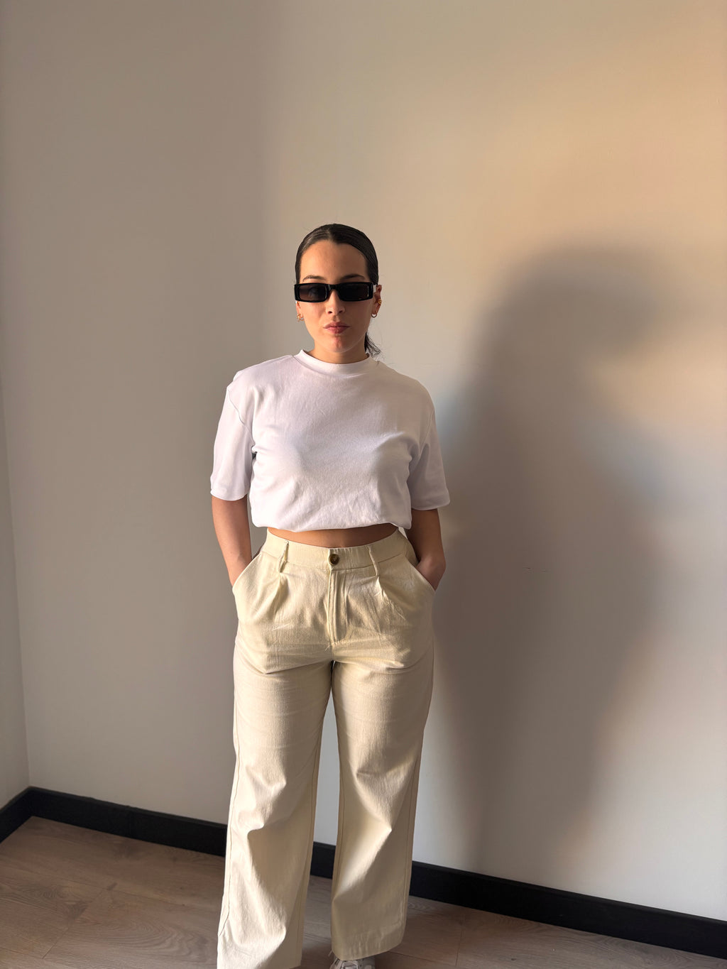 Pantalón Recto de Algodón Premium – Tono Crema