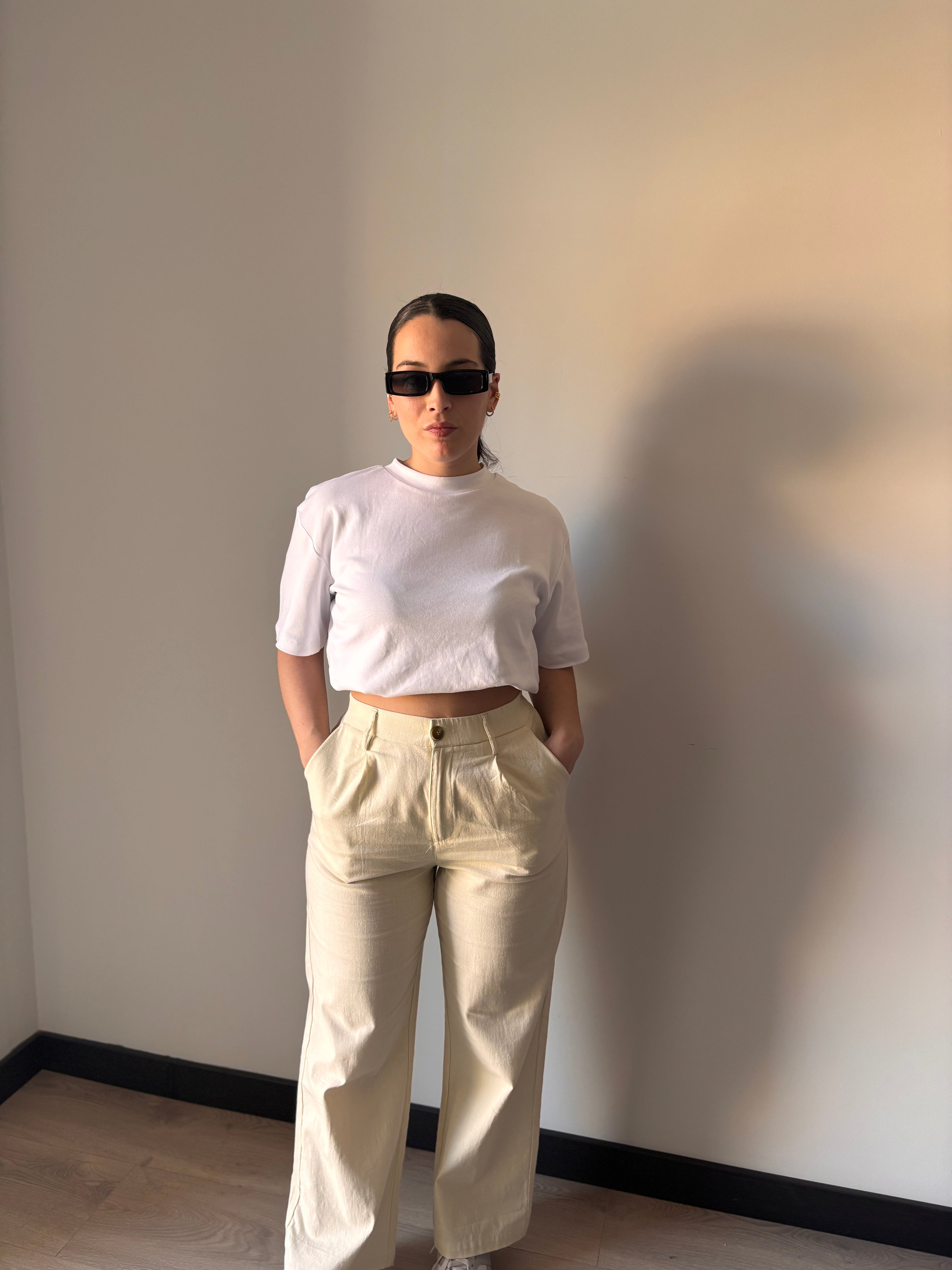 Pantalón Recto de Algodón Premium – Tono Crema