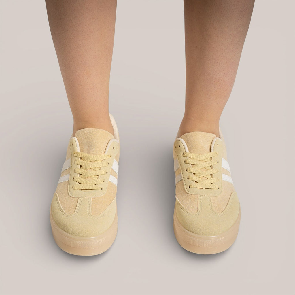 Zapatillas en tono pastel
