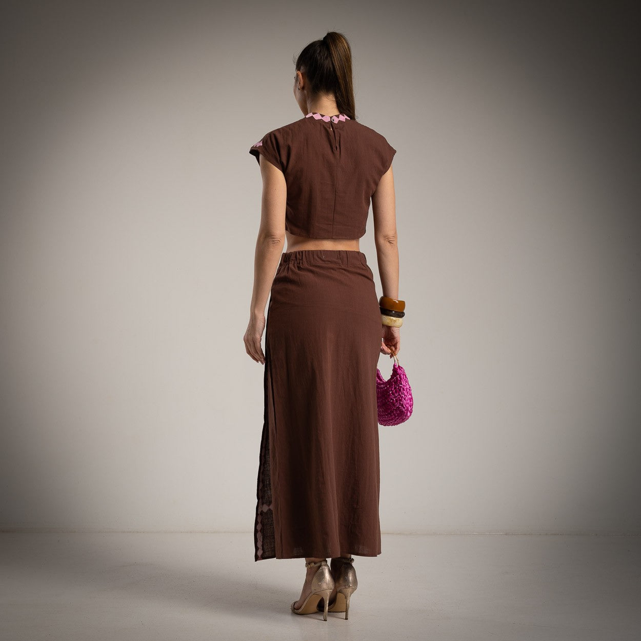 Conjunto premium top crop y falda recta bordada
